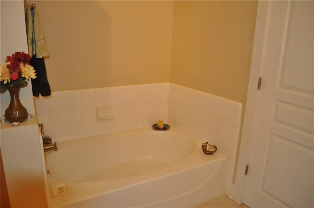 799 Hammond Drive Unit 404, Sandy Springs, Georgia 30328, 2 Bedrooms Bedrooms, ,2 BathroomsBathrooms,Residential,Sold,799 Hammond Drive Unit 404,5974615