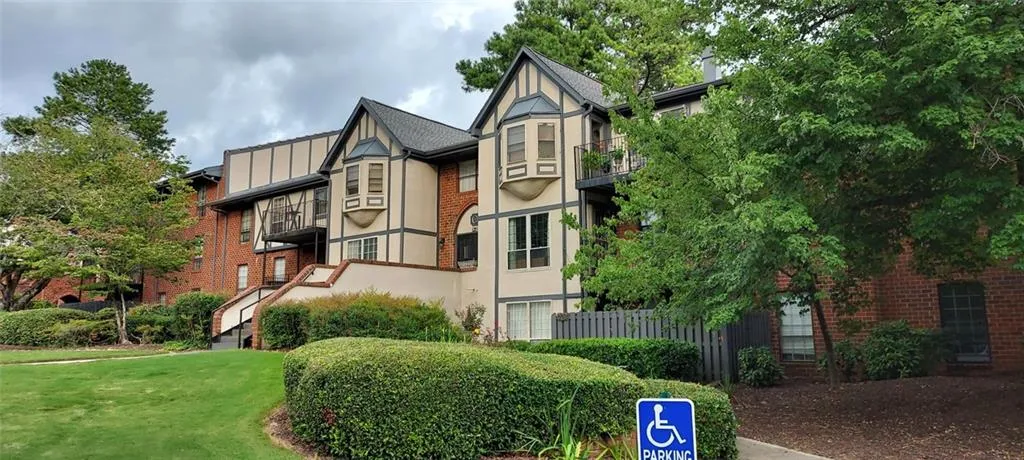 6851 Roswell Road Unit O13, Atlanta, Georgia 30328, 4 Bedrooms Bedrooms, ,2 BathroomsBathrooms,Residential,Sold,6851 Roswell Road Unit O13,7129022