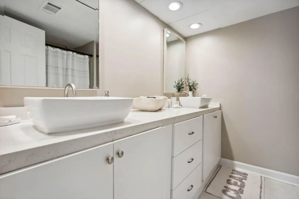 6851 Roswell Road Unit B-9, Sandy Springs, Georgia 30328, 3 Bedrooms Bedrooms, ,2 BathroomsBathrooms,Residential,Sold,6851 Roswell Road Unit B-9,7215884