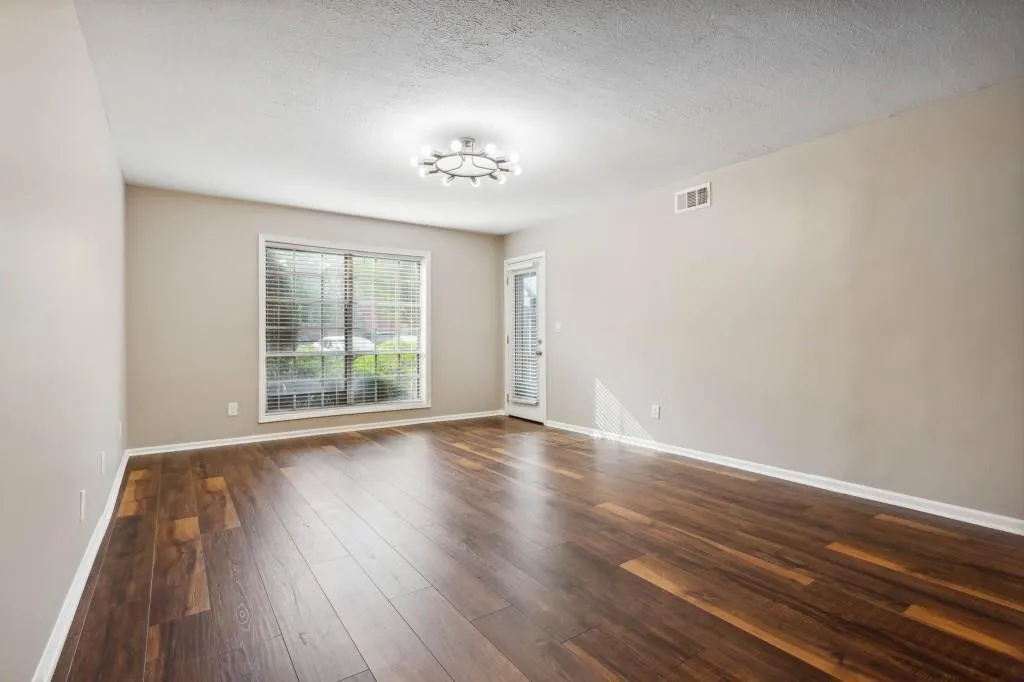 6851 Roswell Road Unit B-9, Sandy Springs, Georgia 30328, 3 Bedrooms Bedrooms, ,2 BathroomsBathrooms,Residential,Sold,6851 Roswell Road Unit B-9,7215884