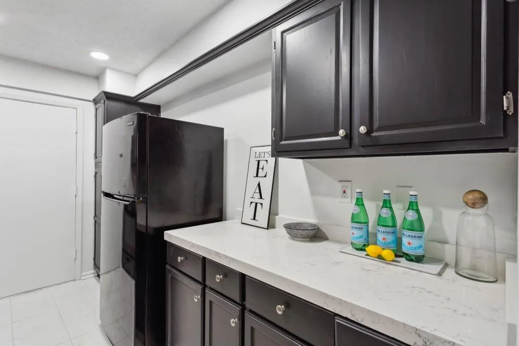 6851 Roswell Road Unit B-9, Sandy Springs, Georgia 30328, 3 Bedrooms Bedrooms, ,2 BathroomsBathrooms,Residential,Sold,6851 Roswell Road Unit B-9,7215884