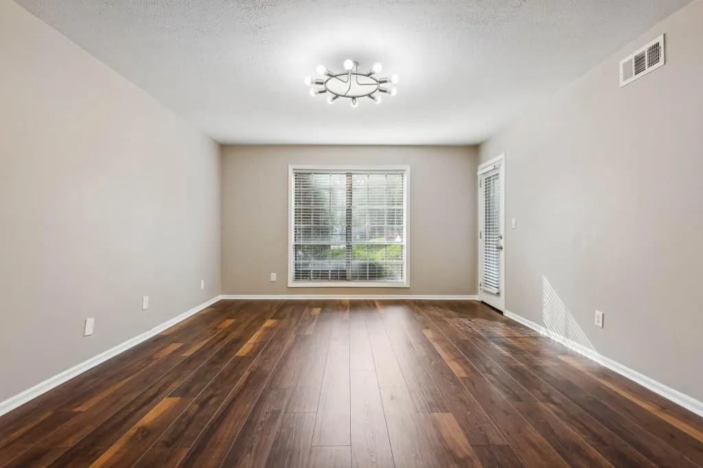 6851 Roswell Road Unit B-9, Sandy Springs, Georgia 30328, 3 Bedrooms Bedrooms, ,2 BathroomsBathrooms,Residential,Sold,6851 Roswell Road Unit B-9,7215884