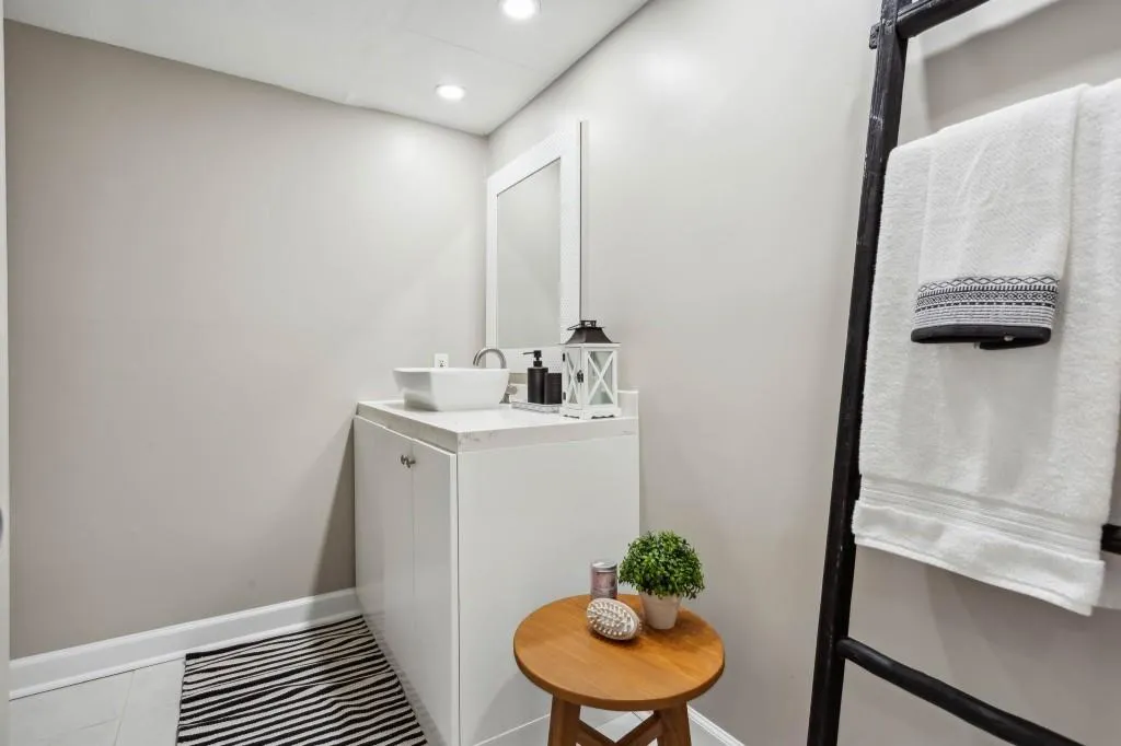 6851 Roswell Road Unit B-9, Sandy Springs, Georgia 30328, 3 Bedrooms Bedrooms, ,2 BathroomsBathrooms,Residential,Sold,6851 Roswell Road Unit B-9,7215884