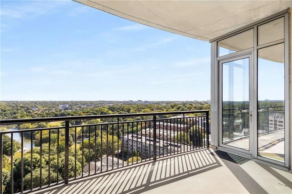 222 12th Street Ne Unit 1806, Atlanta, Georgia 30309, 2 Bedrooms Bedrooms, ,2 BathroomsBathrooms,Residential,For Sale,222 12th Street Ne Unit 1806,7571345