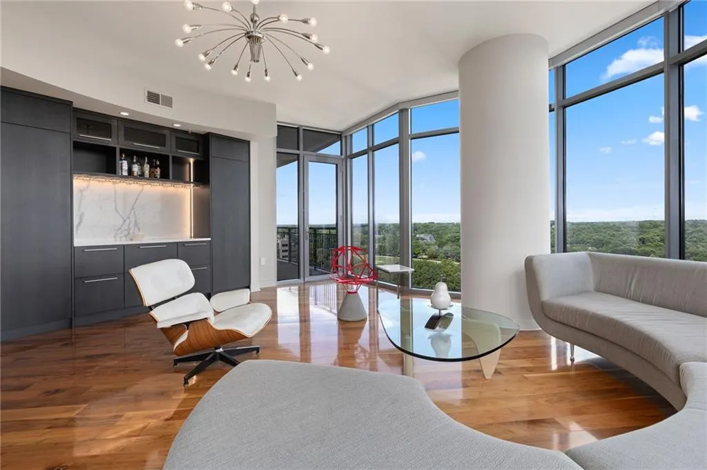 222 12th Street Ne Unit 1806, Atlanta, Georgia 30309, 2 Bedrooms Bedrooms, ,2 BathroomsBathrooms,Residential,For Sale,222 12th Street Ne Unit 1806,7571345