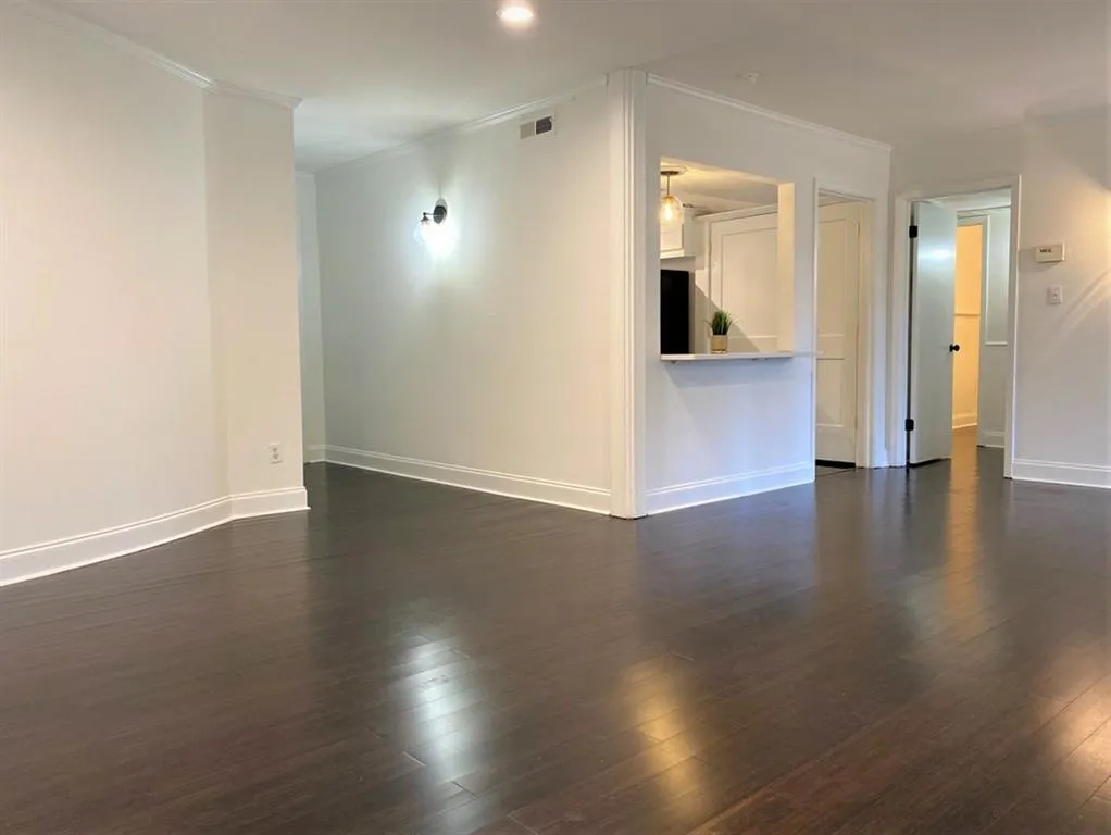 5400 Roswell Road Unit N3, Atlanta, Georgia 30342, 2 Bedrooms Bedrooms, ,2 BathroomsBathrooms,Residential,Sold,5400 Roswell Road Unit N3,6823153