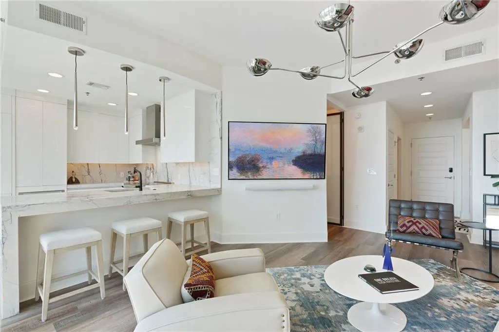 1080 Peachtree Street Ne Unit 3008, Atlanta, Georgia 30309, 1 Bedroom Bedrooms, ,1 BathroomBathrooms,Residential,For Sale,1080 Peachtree Street Ne Unit 3008,7664649