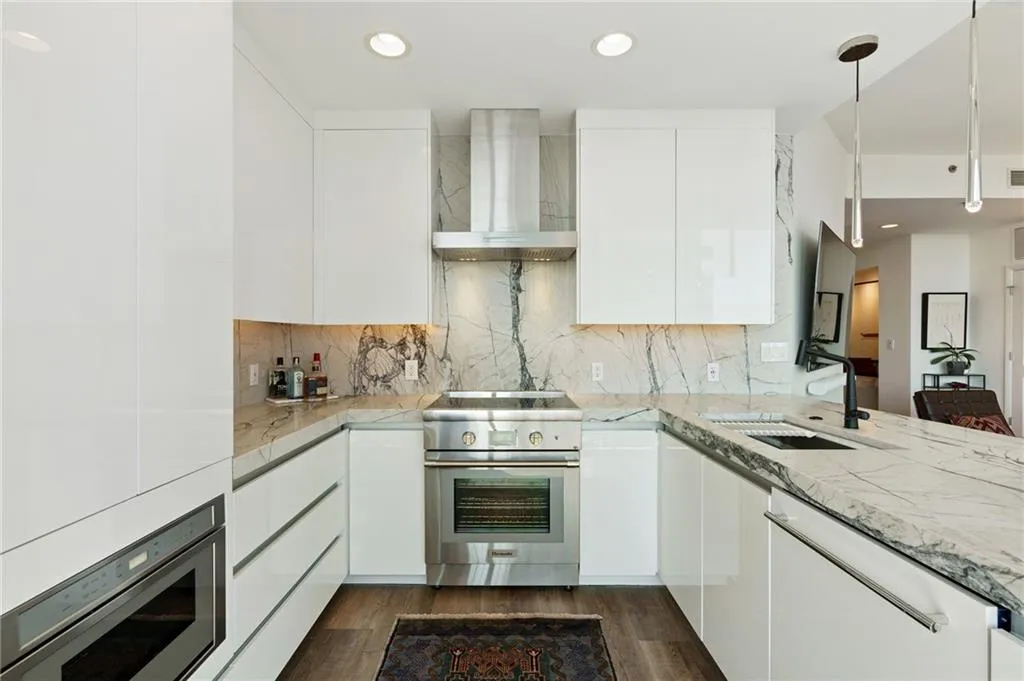 1080 Peachtree Street Ne Unit 3008, Atlanta, Georgia 30309, 1 Bedroom Bedrooms, ,1 BathroomBathrooms,Residential,For Sale,1080 Peachtree Street Ne Unit 3008,7664649