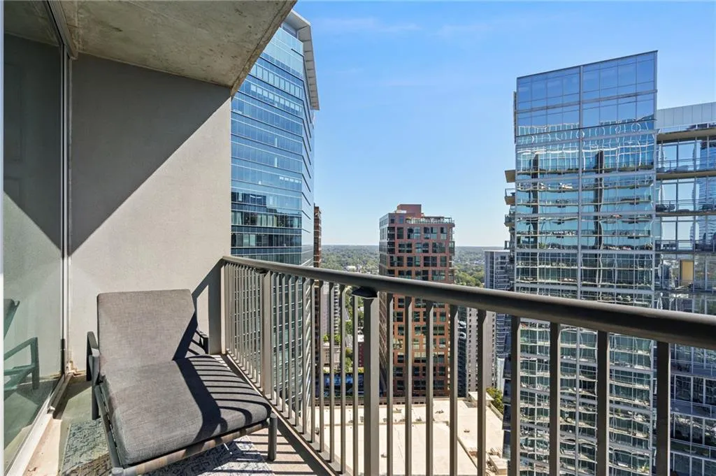 1080 Peachtree Street Ne Unit 3008, Atlanta, Georgia 30309, 1 Bedroom Bedrooms, ,1 BathroomBathrooms,Residential,For Sale,1080 Peachtree Street Ne Unit 3008,7664649