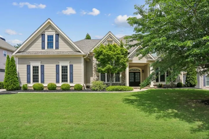 Beautifully Maintained Home In The Sought-After Ellsworth Community In Buford!