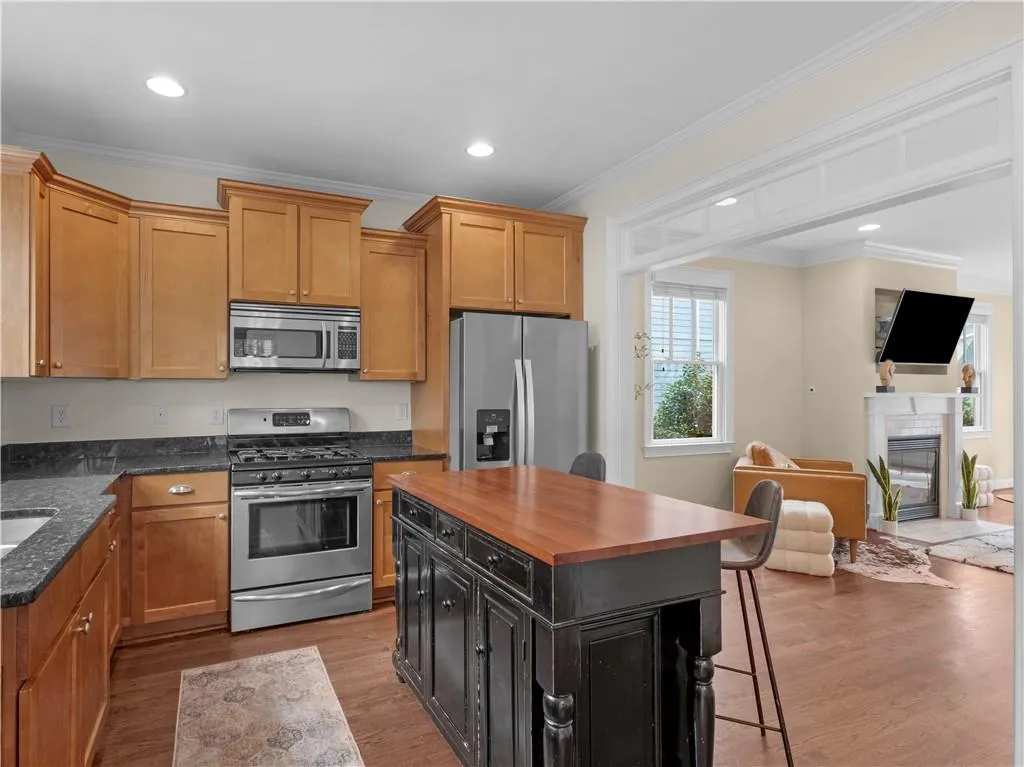945 Longley Avenue Nw, Atlanta, Georgia 30318, 4 Bedrooms Bedrooms, 0 ,2 BathroomsBathrooms,Residential,For Sale,945 Longley Avenue Nw,7749701