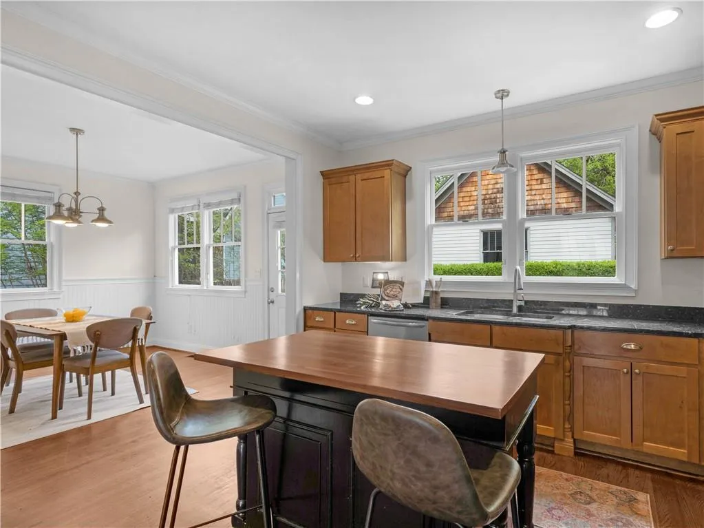 945 Longley Avenue Nw, Atlanta, Georgia 30318, 4 Bedrooms Bedrooms, 0 ,2 BathroomsBathrooms,Residential,For Sale,945 Longley Avenue Nw,7749701