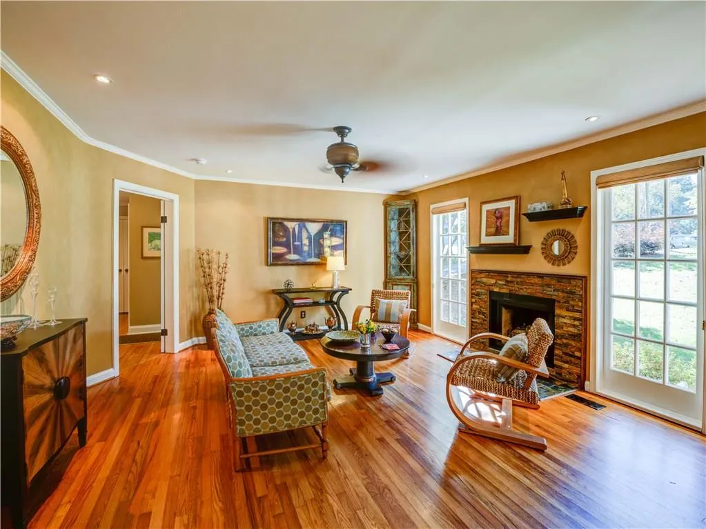 1360 Woodland Hills Drive Ne, Atlanta, Georgia 30324, 2 Bedrooms Bedrooms, ,2 BathroomsBathrooms,Residential,Sold,1360 Woodland Hills Drive Ne,5929105