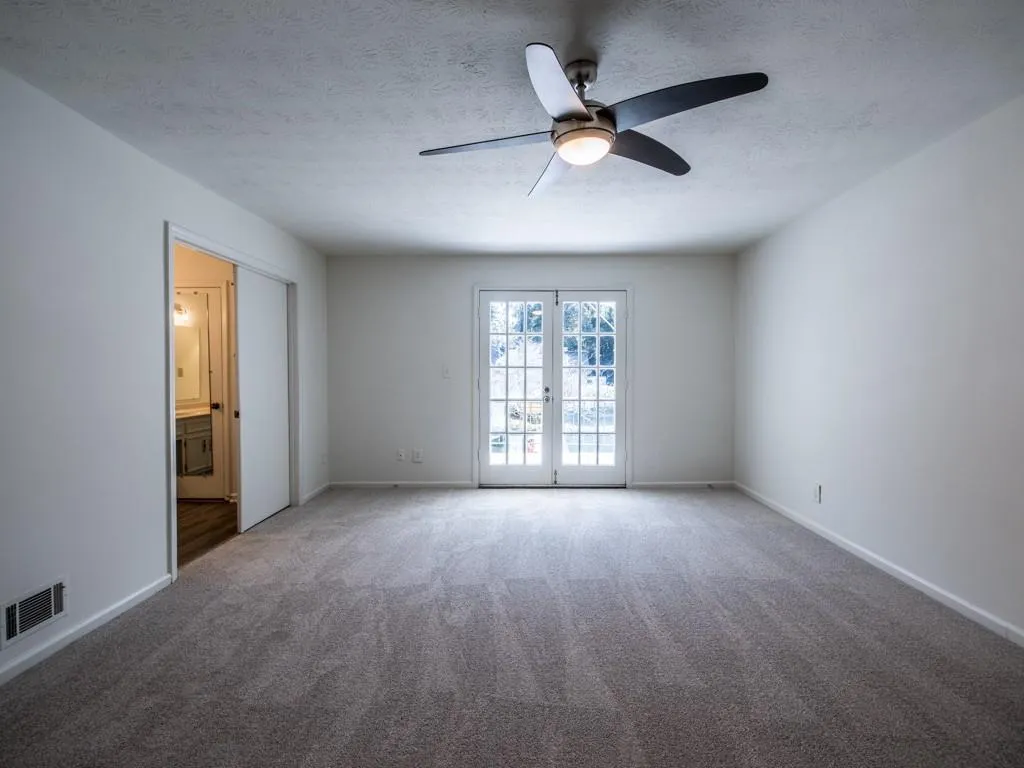 5550 Chemin De Vie Unit 5550, Sandy Springs, Georgia 30342, 3 Bedrooms Bedrooms, ,2 BathroomsBathrooms,Residential,Sold,5550 Chemin De Vie Unit 5550,5925564