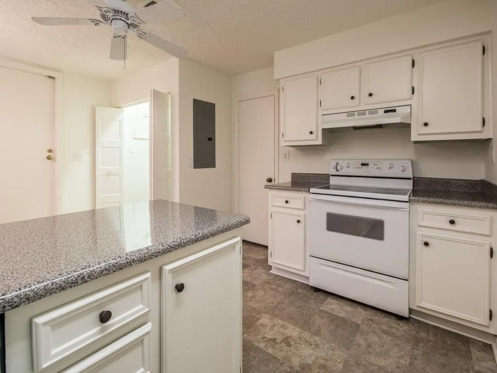 5550 Chemin De Vie Unit 5550, Sandy Springs, Georgia 30342, 3 Bedrooms Bedrooms, ,2 BathroomsBathrooms,Residential,Sold,5550 Chemin De Vie Unit 5550,5925564
