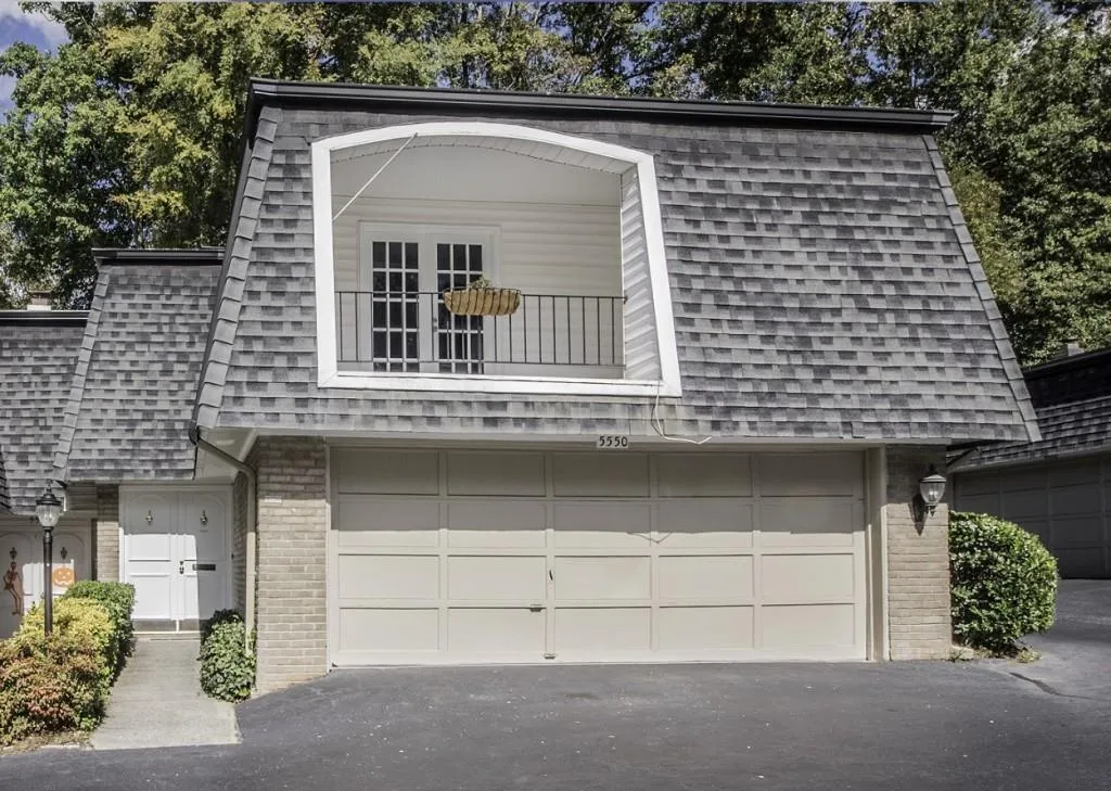 5550 Chemin De Vie Unit 5550, Sandy Springs, Georgia 30342, 3 Bedrooms Bedrooms, ,2 BathroomsBathrooms,Residential,Sold,5550 Chemin De Vie Unit 5550,5925564