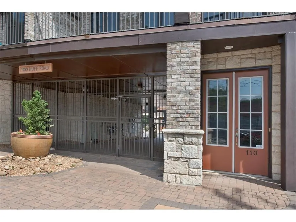 1199 Huff Road Unit 110, Atlanta, Georgia 30318, 2 Bedrooms Bedrooms, ,2 BathroomsBathrooms,Residential,Sold,1199 Huff Road Unit 110,5716992