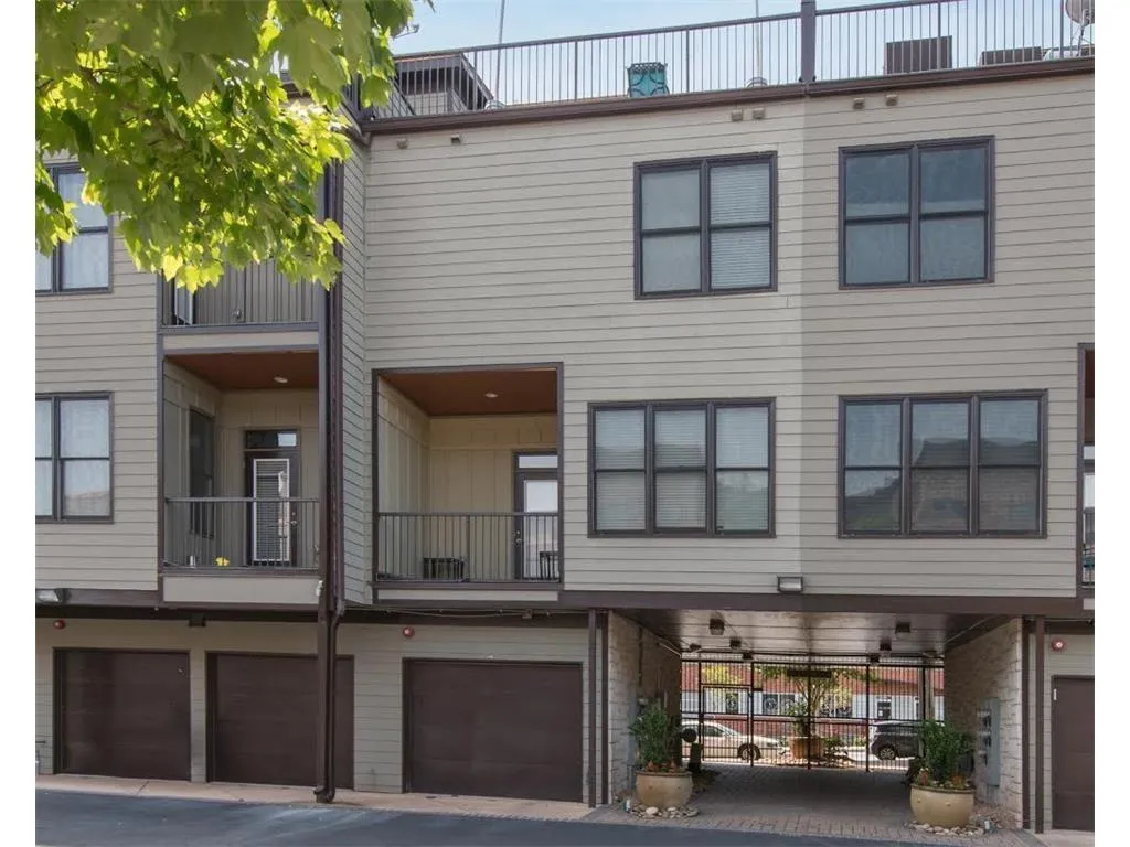 1199 Huff Road Unit 110, Atlanta, Georgia 30318, 2 Bedrooms Bedrooms, ,2 BathroomsBathrooms,Residential,Sold,1199 Huff Road Unit 110,5716992