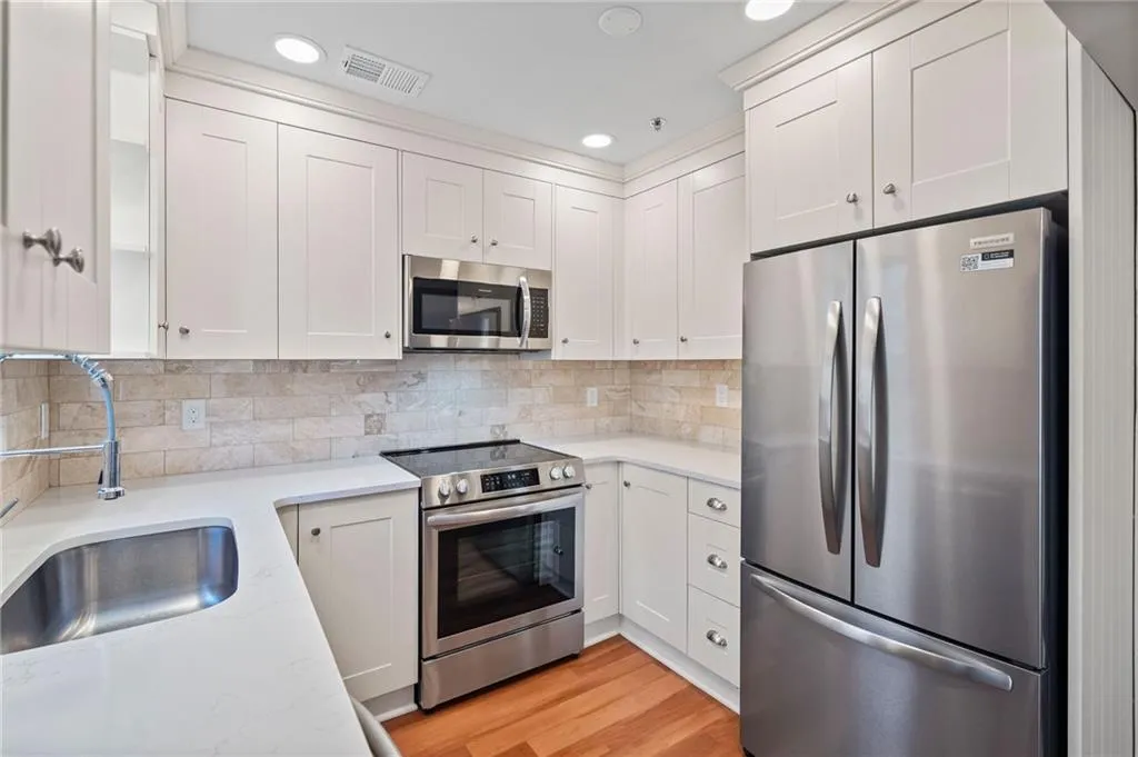 245 Winding River Drive Unit E, Atlanta, Georgia 30350, 2 Bedrooms Bedrooms, ,2 BathroomsBathrooms,Residential,Sold,245 Winding River Drive Unit E,7514097