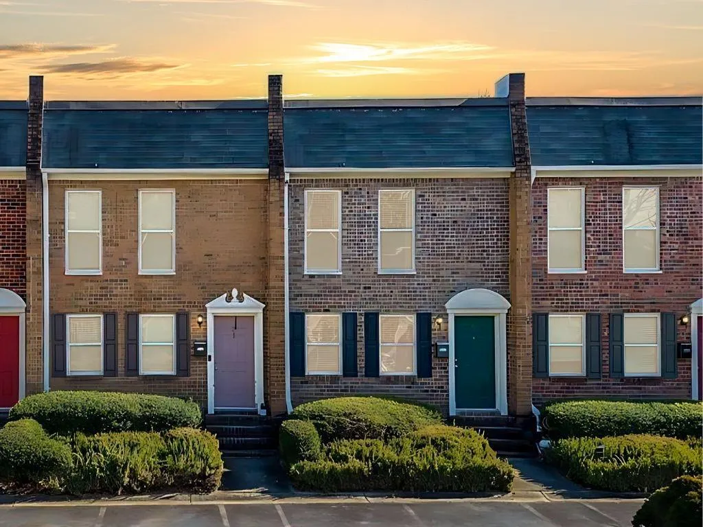 245 Winding River Drive Unit E, Atlanta, Georgia 30350, 2 Bedrooms Bedrooms, ,2 BathroomsBathrooms,Residential,Sold,245 Winding River Drive Unit E,7514097