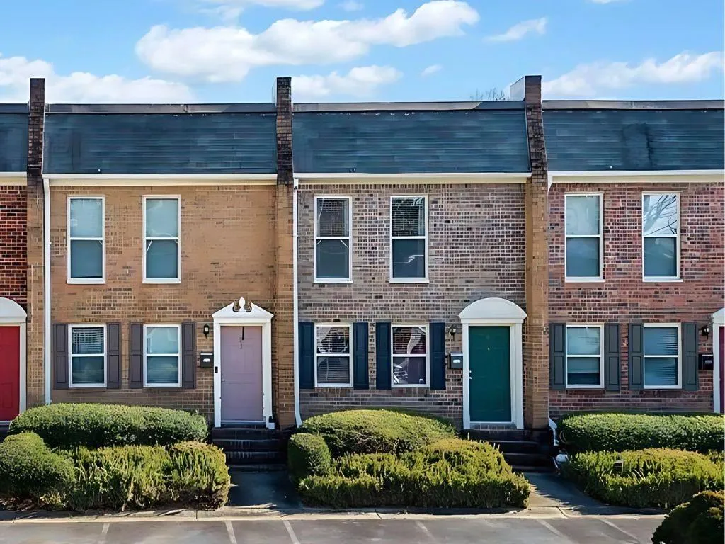 245 Winding River Drive Unit E, Atlanta, Georgia 30350, 2 Bedrooms Bedrooms, ,2 BathroomsBathrooms,Residential,Sold,245 Winding River Drive Unit E,7514097