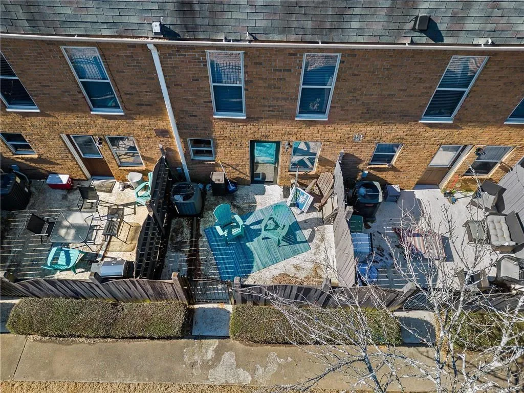 245 Winding River Drive Unit E, Atlanta, Georgia 30350, 2 Bedrooms Bedrooms, ,2 BathroomsBathrooms,Residential,Sold,245 Winding River Drive Unit E,7514097