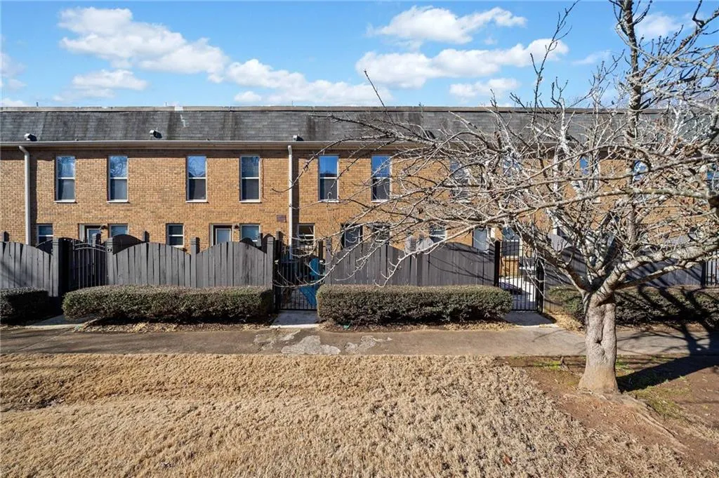 245 Winding River Drive Unit E, Atlanta, Georgia 30350, 2 Bedrooms Bedrooms, ,2 BathroomsBathrooms,Residential,Sold,245 Winding River Drive Unit E,7514097