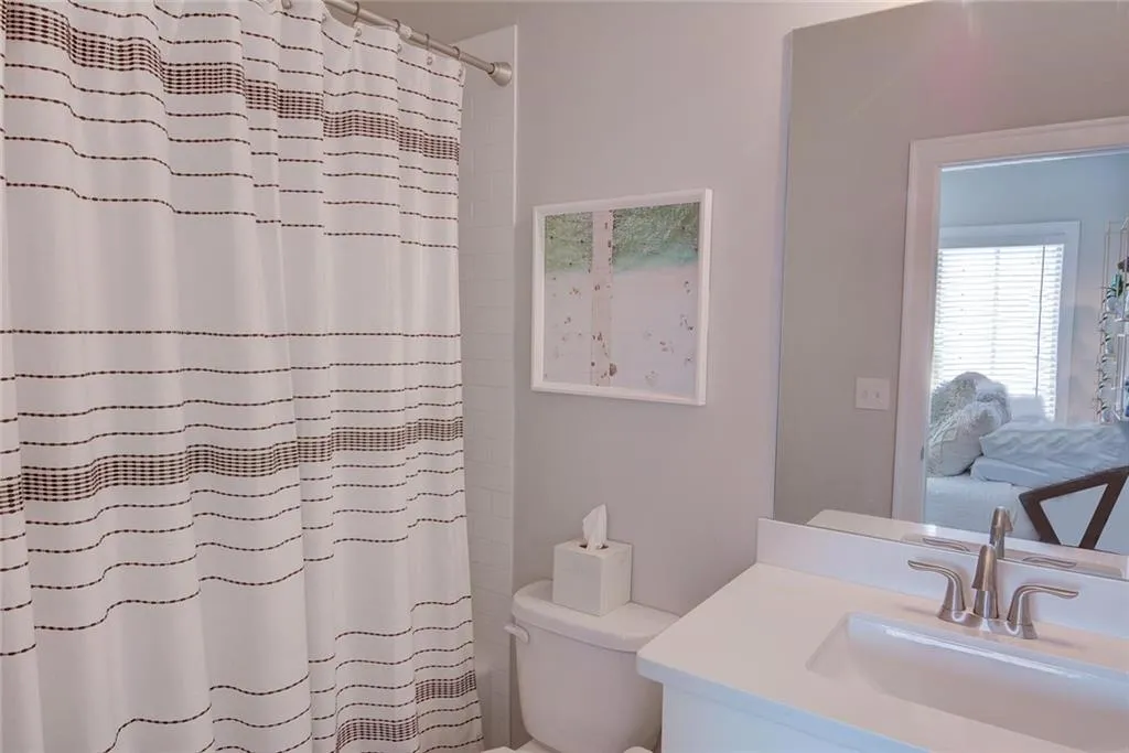 4205 Deming Circle, Atlanta, Georgia 30342, 2 Bedrooms Bedrooms, ,2 BathroomsBathrooms,Residential,Sold,4205 Deming Circle,7038598