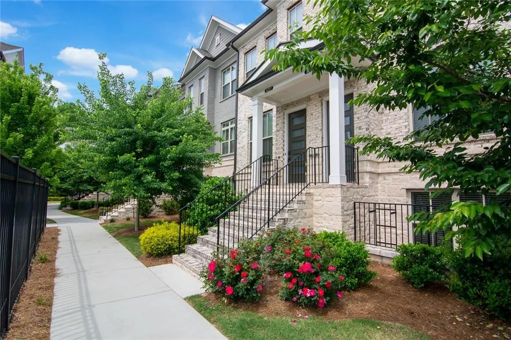 4205 Deming Circle, Atlanta, Georgia 30342, 2 Bedrooms Bedrooms, ,2 BathroomsBathrooms,Residential,Sold,4205 Deming Circle,7038598