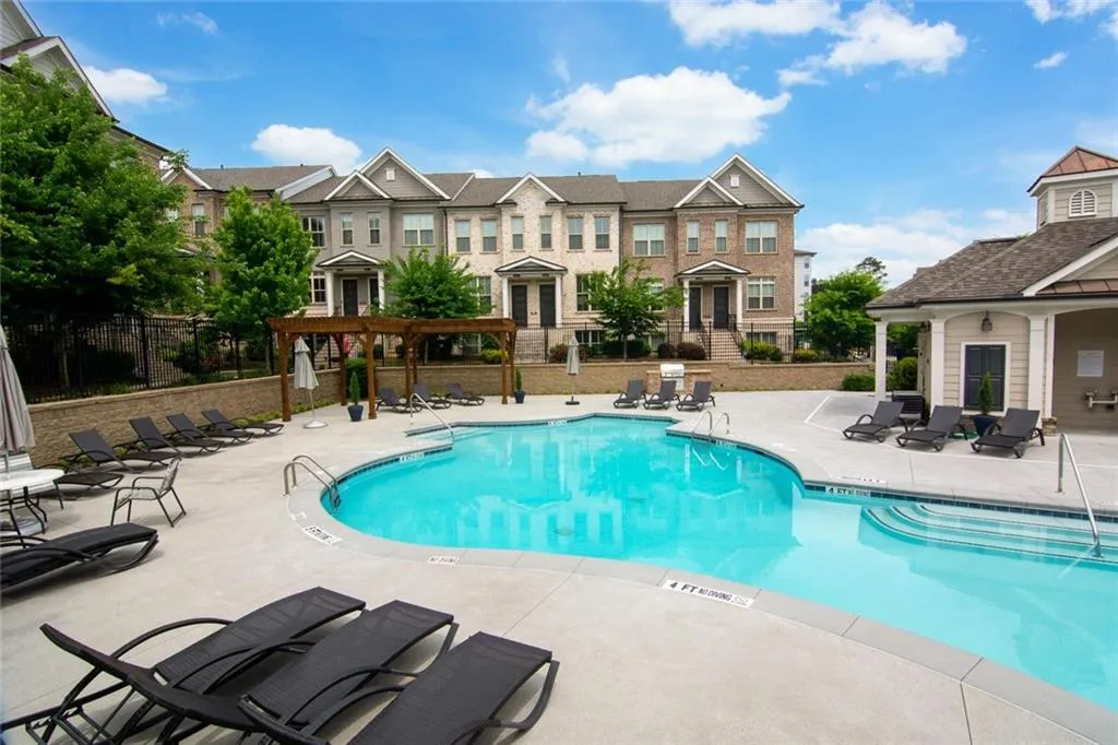 4205 Deming Circle, Atlanta, Georgia 30342, 2 Bedrooms Bedrooms, ,2 BathroomsBathrooms,Residential,Sold,4205 Deming Circle,7038598