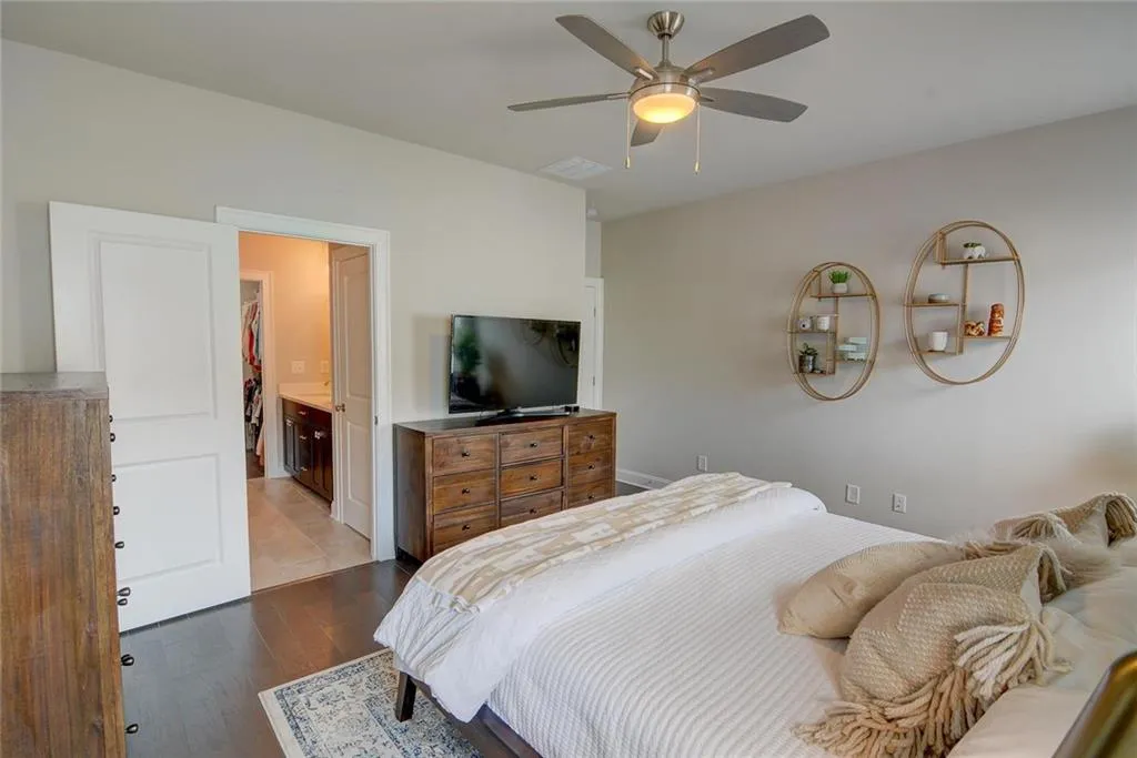 4205 Deming Circle, Atlanta, Georgia 30342, 2 Bedrooms Bedrooms, ,2 BathroomsBathrooms,Residential,Sold,4205 Deming Circle,7038598