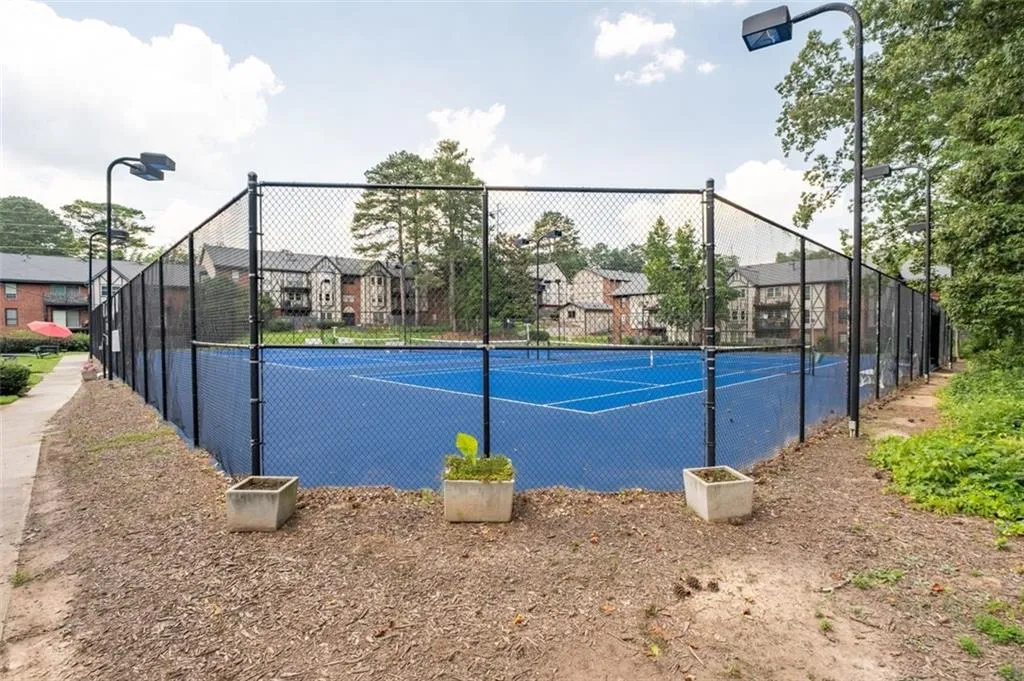 6851 Roswell Road Unit H18, Atlanta, Georgia 30328, 3 Bedrooms Bedrooms, ,2 BathroomsBathrooms,Residential,For Sale,6851 Roswell Road Unit H18,7760200