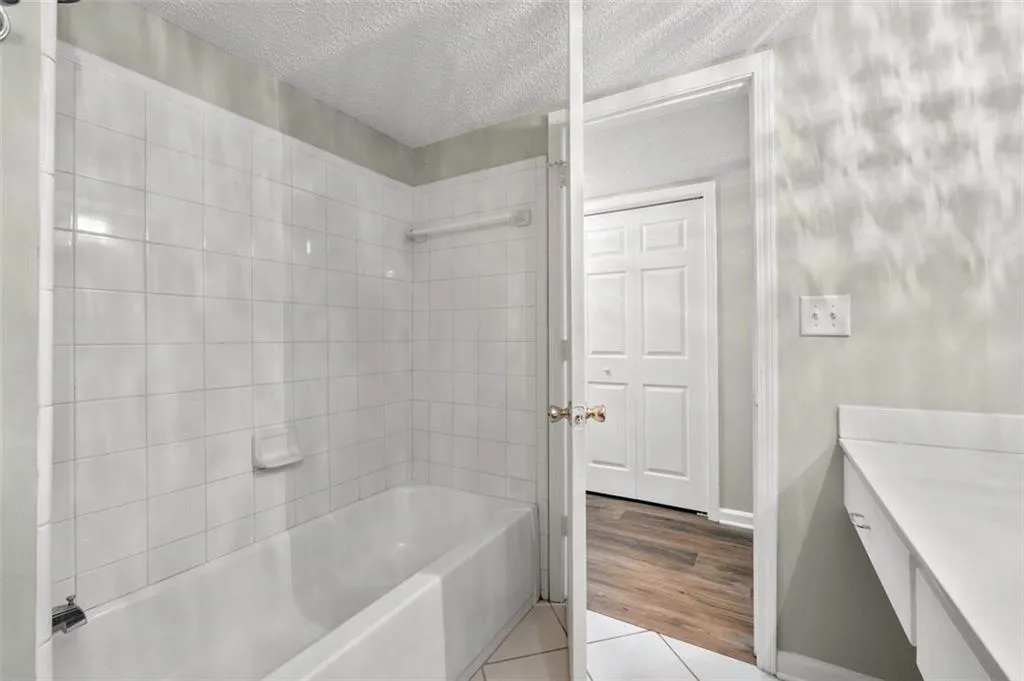 6851 Roswell Road Unit H18, Atlanta, Georgia 30328, 3 Bedrooms Bedrooms, ,2 BathroomsBathrooms,Residential,For Sale,6851 Roswell Road Unit H18,7760200