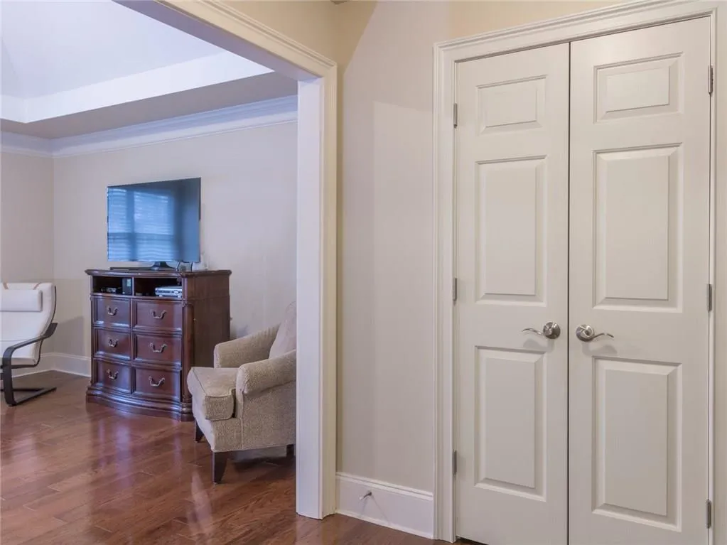 179 Mystic Court, Atlanta, Georgia 30342, 4 Bedrooms Bedrooms, ,3 BathroomsBathrooms,Residential,Sold,179 Mystic Court,5800054