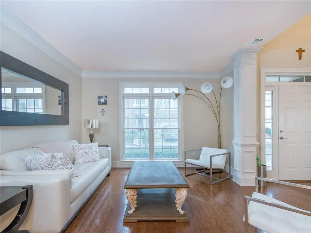 179 Mystic Court, Atlanta, Georgia 30342, 4 Bedrooms Bedrooms, ,3 BathroomsBathrooms,Residential,Sold,179 Mystic Court,5800054
