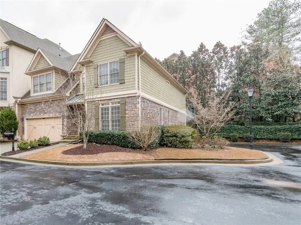 179 Mystic Court, Atlanta, Georgia 30342, 4 Bedrooms Bedrooms, ,3 BathroomsBathrooms,Residential,Sold,179 Mystic Court,5800054