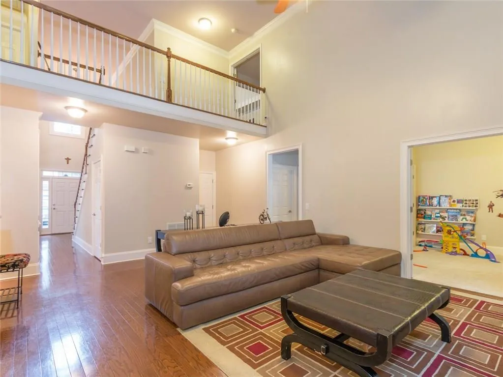 179 Mystic Court, Atlanta, Georgia 30342, 4 Bedrooms Bedrooms, ,3 BathroomsBathrooms,Residential,Sold,179 Mystic Court,5800054