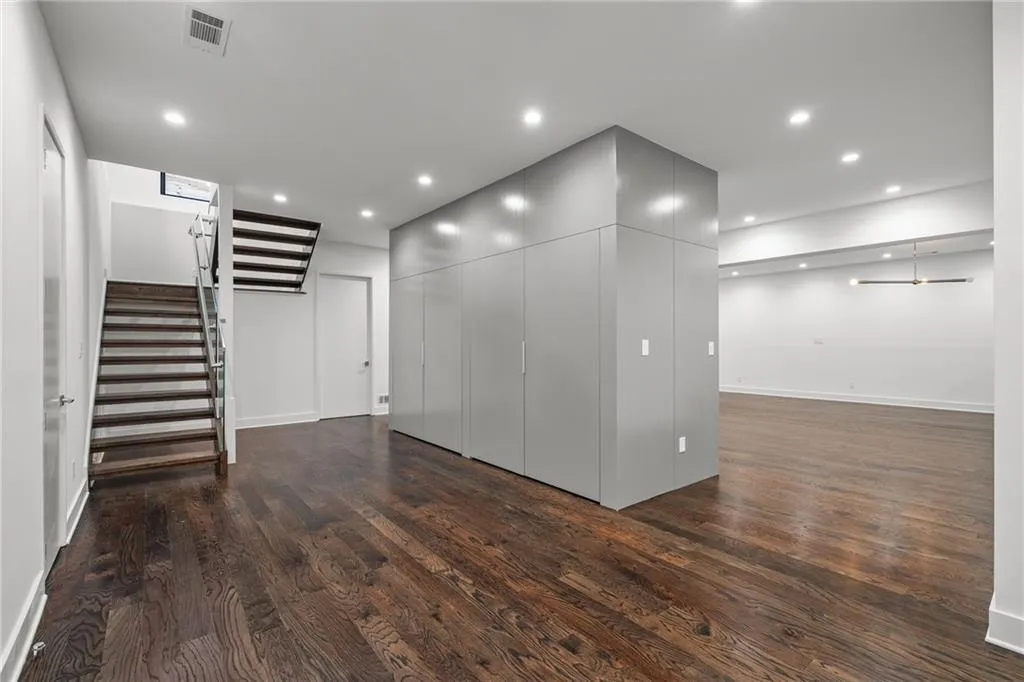 19 Spruell Springs Road Ne, Atlanta, Georgia 30342, 6 Bedrooms Bedrooms, ,6 BathroomsBathrooms,Residential,For Sale,19 Spruell Springs Road Ne,7646055