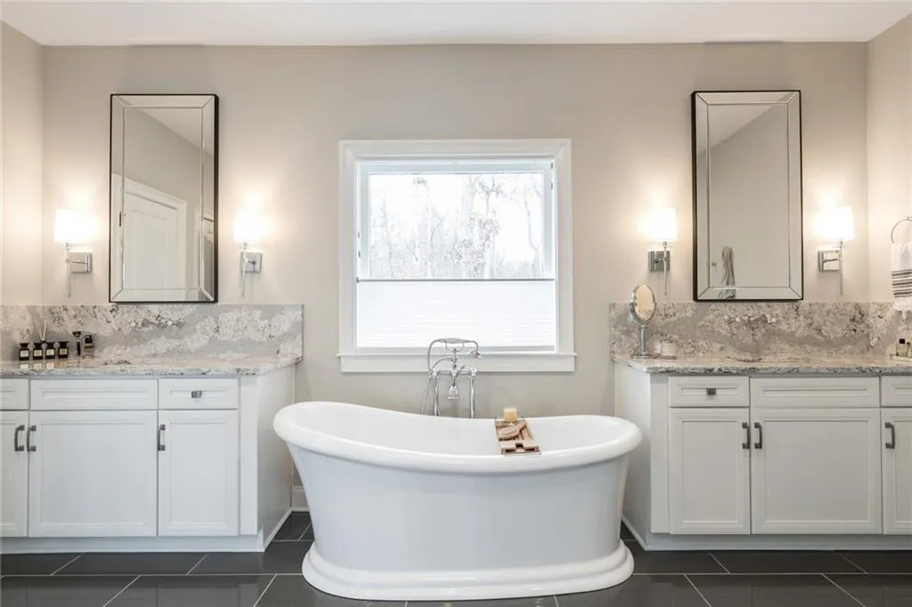 6731 Cadence Boulevard, Sandy Springs, Georgia 30328, 3 Bedrooms Bedrooms, ,3 BathroomsBathrooms,Residential,Sold,6731 Cadence Boulevard,7037555