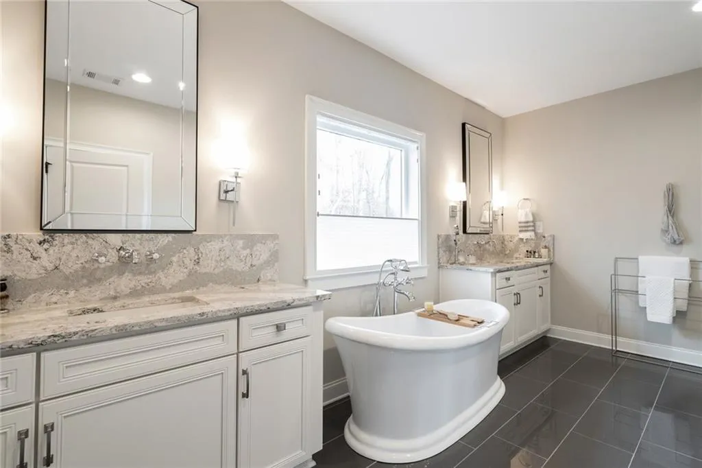 6731 Cadence Boulevard, Sandy Springs, Georgia 30328, 3 Bedrooms Bedrooms, ,3 BathroomsBathrooms,Residential,Sold,6731 Cadence Boulevard,7037555