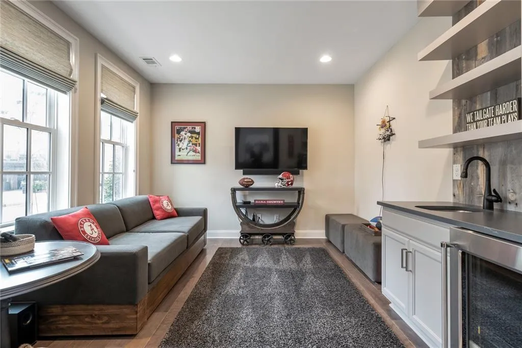 6731 Cadence Boulevard, Sandy Springs, Georgia 30328, 3 Bedrooms Bedrooms, ,3 BathroomsBathrooms,Residential,Sold,6731 Cadence Boulevard,7037555