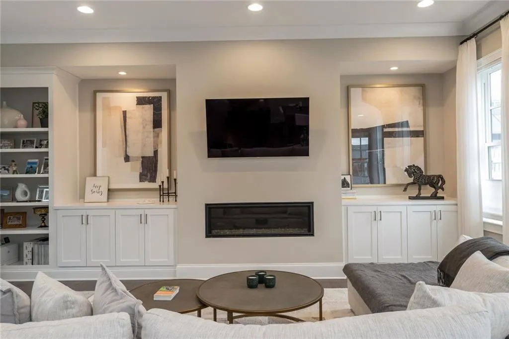 6731 Cadence Boulevard, Sandy Springs, Georgia 30328, 3 Bedrooms Bedrooms, ,3 BathroomsBathrooms,Residential,Sold,6731 Cadence Boulevard,7037555