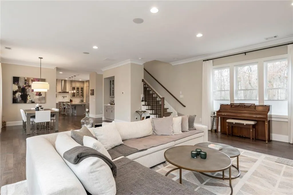 6731 Cadence Boulevard, Sandy Springs, Georgia 30328, 3 Bedrooms Bedrooms, ,3 BathroomsBathrooms,Residential,Sold,6731 Cadence Boulevard,7037555