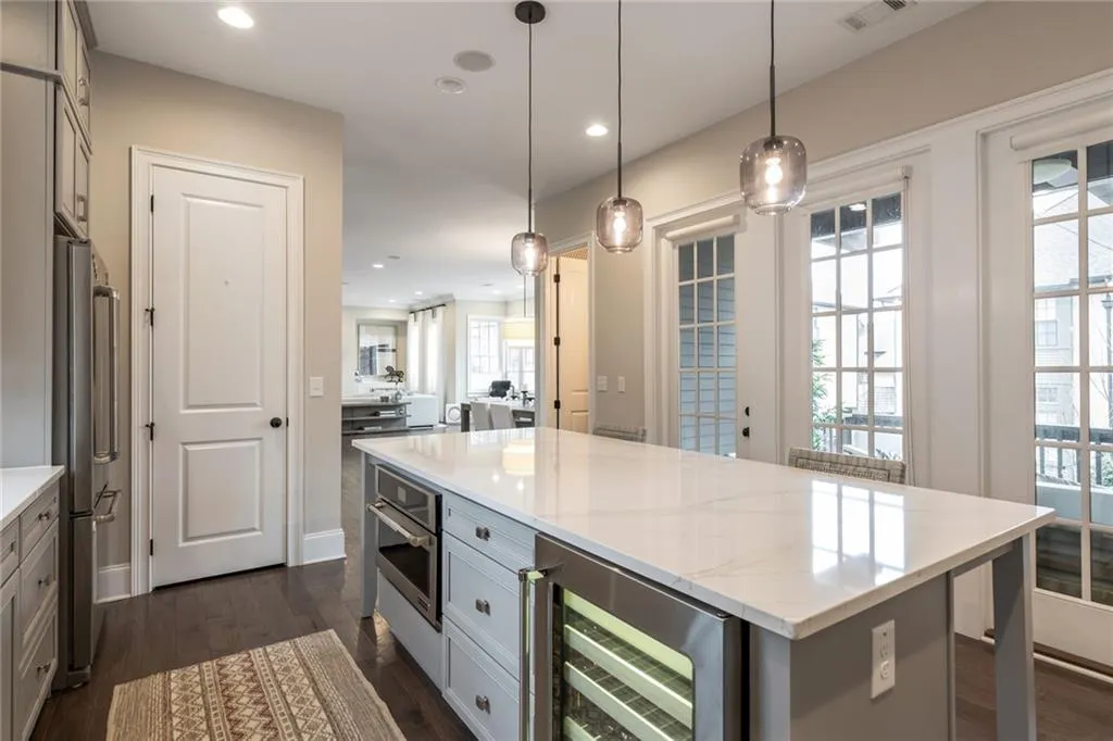 6731 Cadence Boulevard, Sandy Springs, Georgia 30328, 3 Bedrooms Bedrooms, ,3 BathroomsBathrooms,Residential,Sold,6731 Cadence Boulevard,7037555