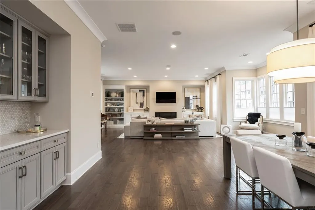 6731 Cadence Boulevard, Sandy Springs, Georgia 30328, 3 Bedrooms Bedrooms, ,3 BathroomsBathrooms,Residential,Sold,6731 Cadence Boulevard,7037555