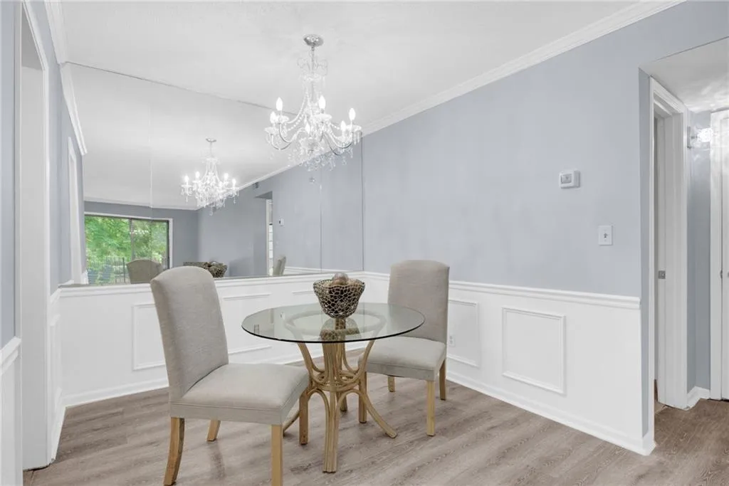 6851 Roswell Road Unit J15, Sandy Springs, Georgia 30328, 1 Bedroom Bedrooms, ,1 BathroomBathrooms,Residential,Sold,6851 Roswell Road Unit J15,7068467