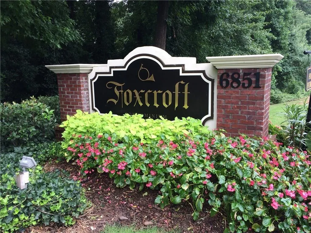 6851 Roswell Road Unit J15, Sandy Springs, Georgia 30328, 1 Bedroom Bedrooms, ,1 BathroomBathrooms,Residential,Sold,6851 Roswell Road Unit J15,7068467