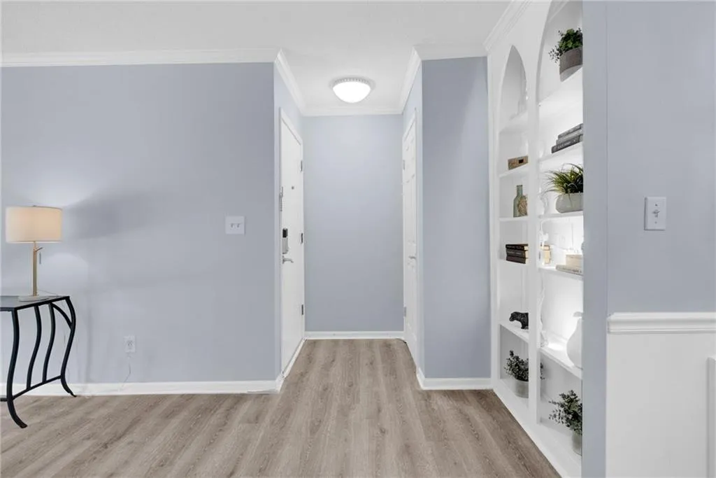 6851 Roswell Road Unit J15, Sandy Springs, Georgia 30328, 1 Bedroom Bedrooms, ,1 BathroomBathrooms,Residential,Sold,6851 Roswell Road Unit J15,7068467