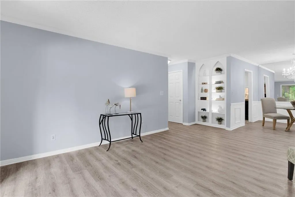 6851 Roswell Road Unit J15, Sandy Springs, Georgia 30328, 1 Bedroom Bedrooms, ,1 BathroomBathrooms,Residential,Sold,6851 Roswell Road Unit J15,7068467