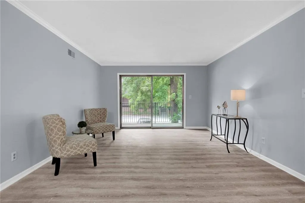 6851 Roswell Road Unit J15, Sandy Springs, Georgia 30328, 1 Bedroom Bedrooms, ,1 BathroomBathrooms,Residential,Sold,6851 Roswell Road Unit J15,7068467